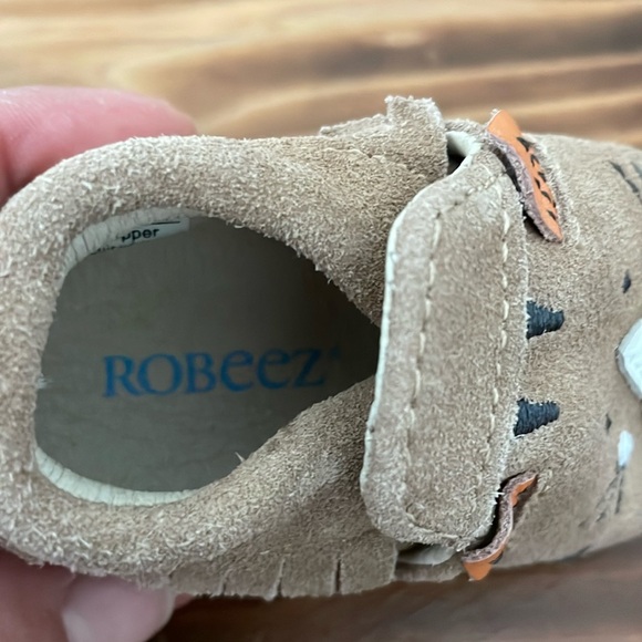 Robeez First Kicks Baby Shoes Critter Fringe Suede Leather Tigers 0-3 Months - Picture 9 of 10